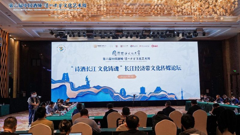 在搭配公司名字与经营范围时，需遵守国家相关法律法规。以下是一些注意事项：